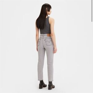 Levi’s WEDGIE Straight Stonewash Grey Crop 24” Inseam, Premium Denim